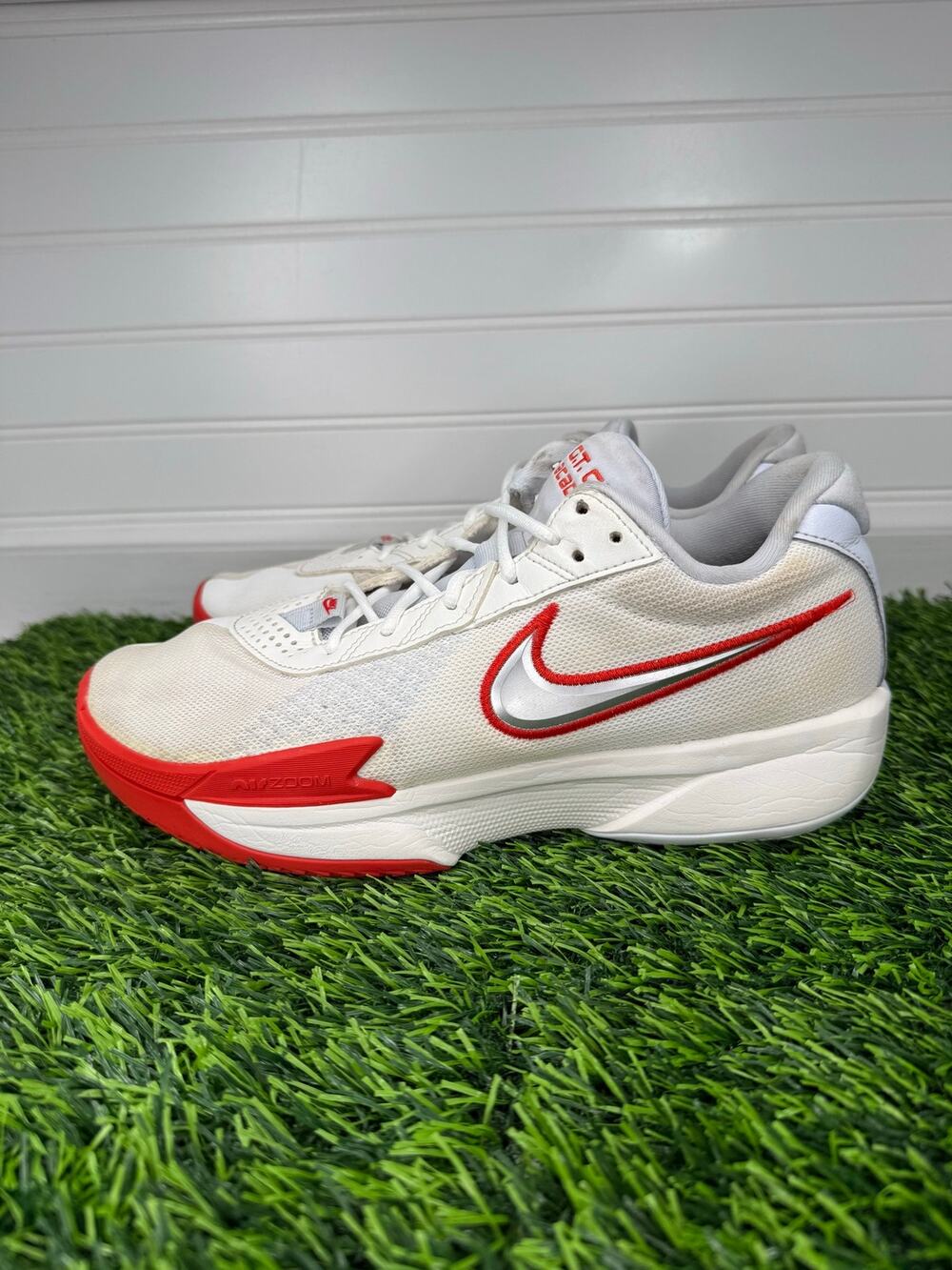 Nike G.T. Cut Academy White Red Men’s Size 8 Basketball Shoes FB2598-101